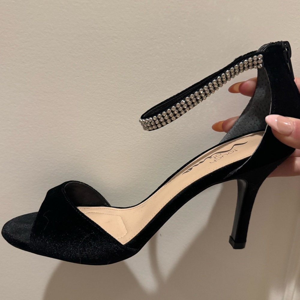 Touch of Vienna Black Open Toe Heel With Sparkle Band